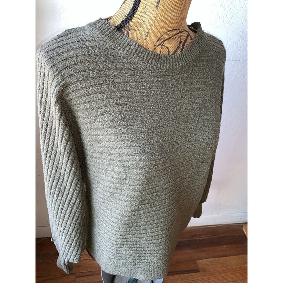 So Womens Knit Sweater Top Size MED Green Round Neck Long Dolman Sleeves - Picture 2 of 10